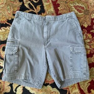 men’s cargo shorts W36